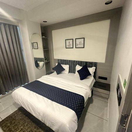 Hotel Asiana Sky Motera Ahmedabad Bagian luar foto