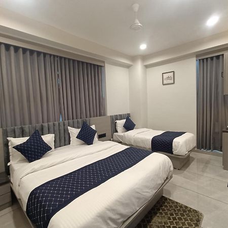 Hotel Asiana Sky Motera Ahmedabad Bagian luar foto