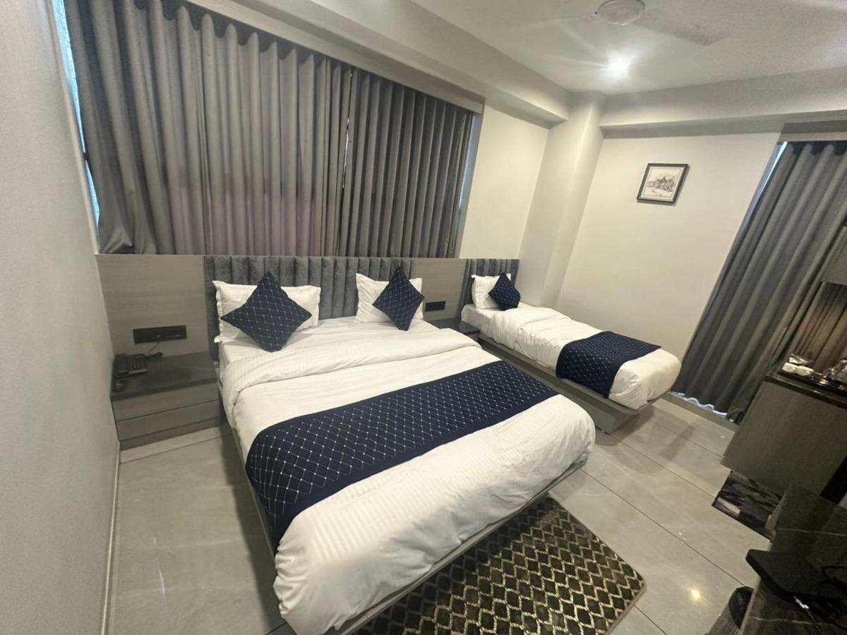 Hotel Asiana Sky Motera Ahmedabad Bagian luar foto