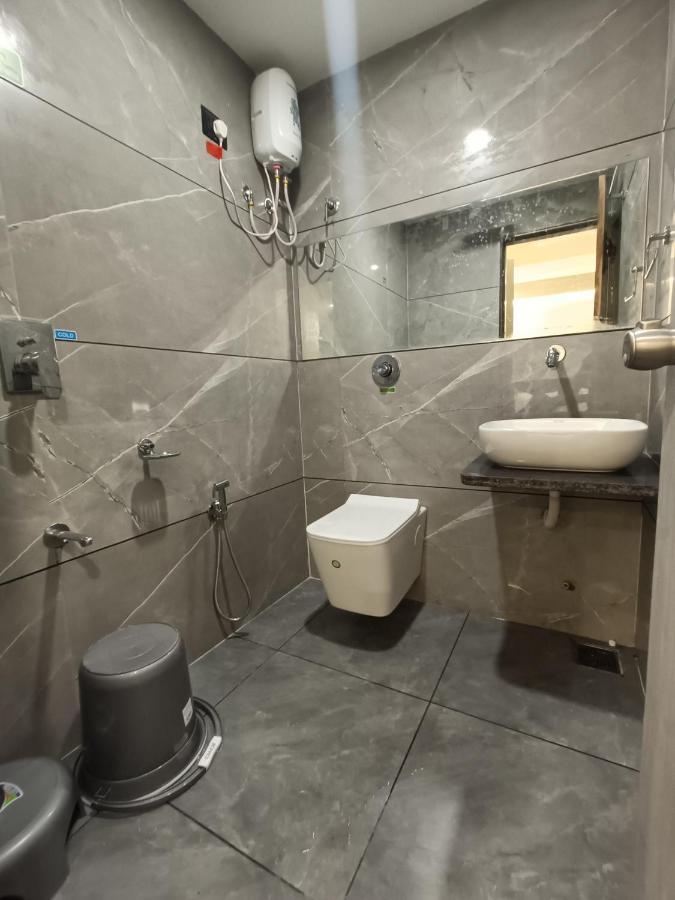 Hotel Asiana Sky Motera Ahmedabad Bagian luar foto