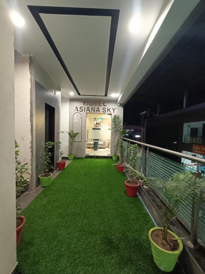 Hotel Asiana Sky Motera Ahmedabad Bagian luar foto